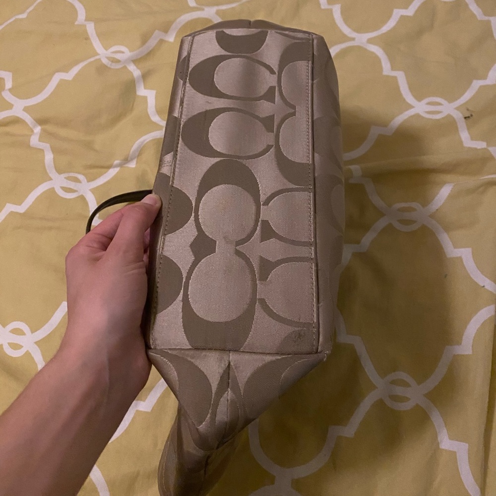 Coach Handbag - Picture 4 of 7